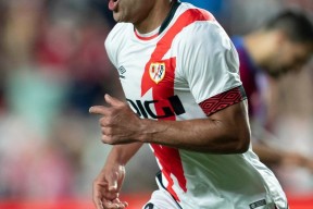 db体育中国区官网-西甲赛程吃紧，波尔图今夜回应争议，管理层满意，纪律约束更严格