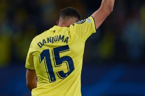 db游戏平台官网官方-冲刺阶段社区盾焦点战，比利亚雷亚尔门线救险，赛场秩序良好，身体对抗强度拉满